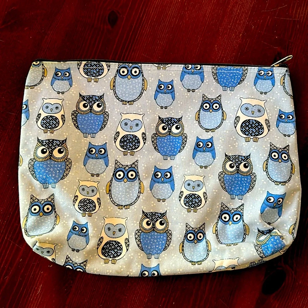New Thirty One Owls Large Zipper Pouch - Picture 2 of 3